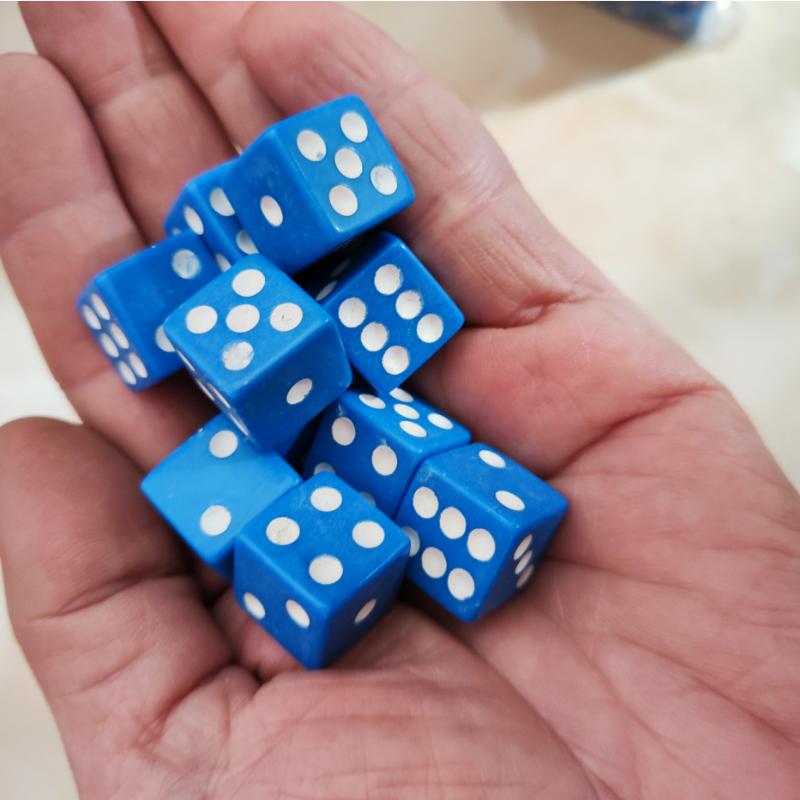 10 шт./компл., новый продукт для внешней торговли, 15 мм, квадратный угол, сплошной цвет, игральные кости, принадлежности для настольных игр