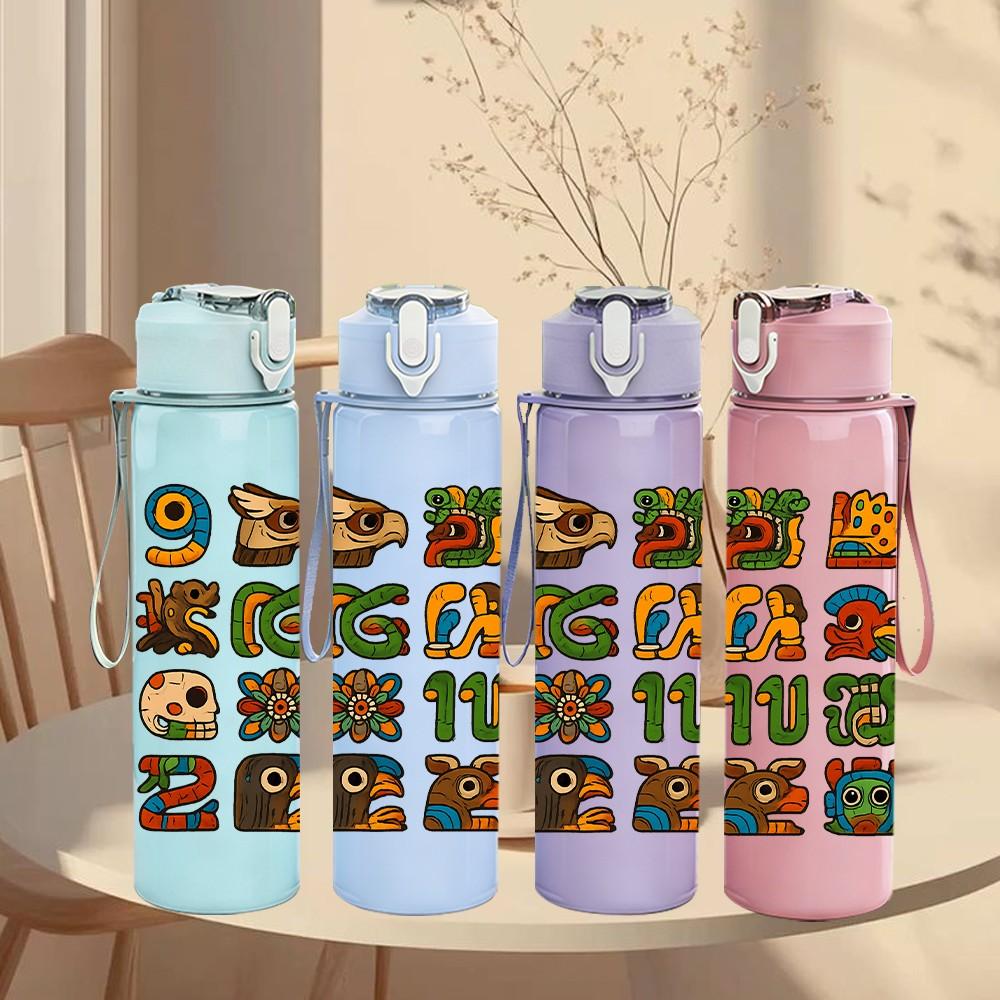 1PC Multi Language Letter Art 750ml Color Plastic Sports Water Bottle Leakproof Flip Straw Lid Suitable for Sports Office Home Use