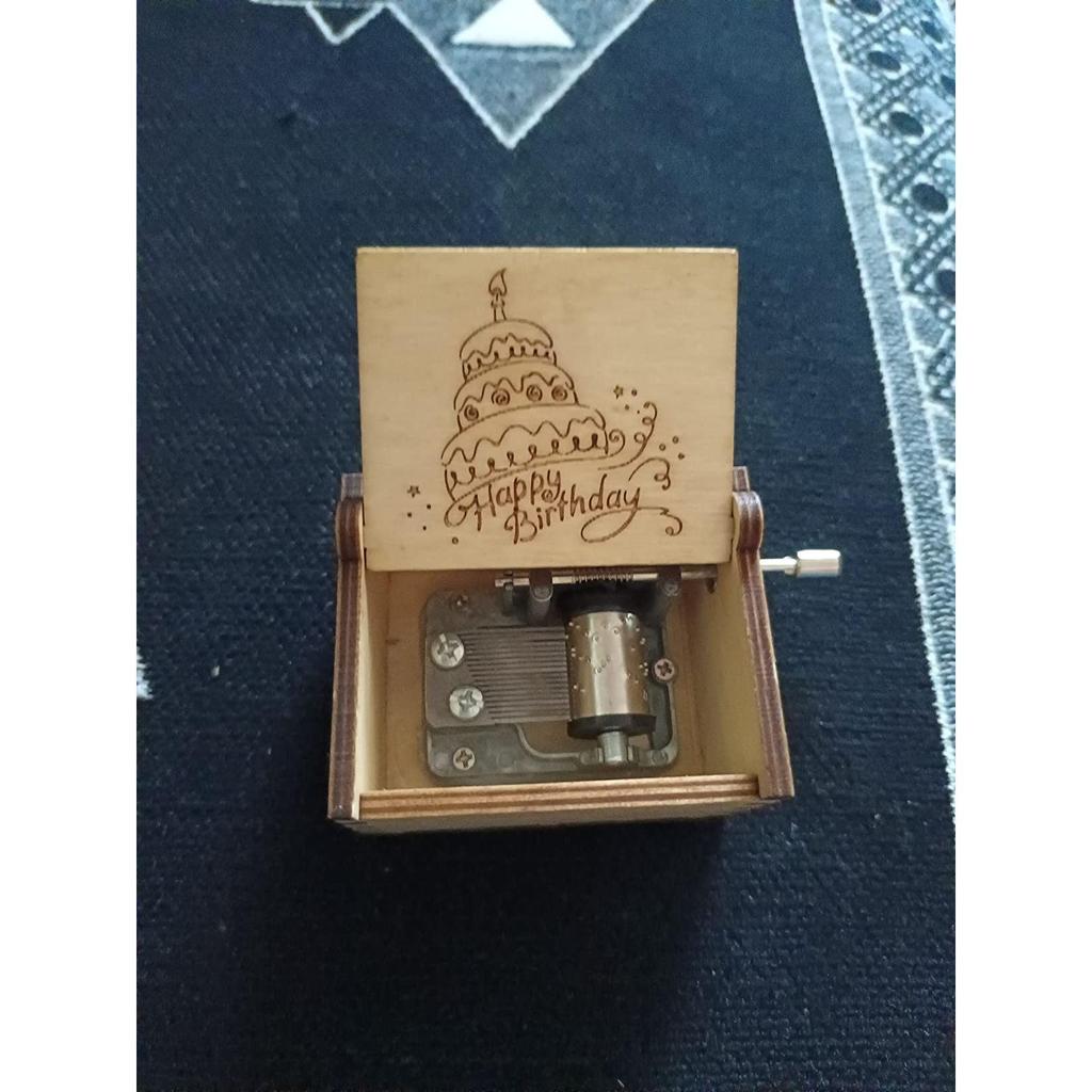 Деревянная гравированная музыкальная шкатулка с ручным приводом (С днем ​​рождения)- Многоцветный(Пакет из 1)