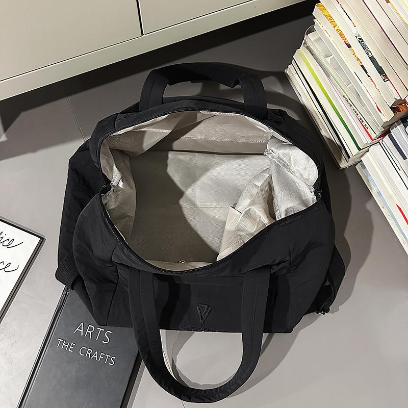 Sports bag for women, fitness bag, large-capacity short-trip travel bag, lightweight luggage bag for women, versatile commuter shoulder and crossbody