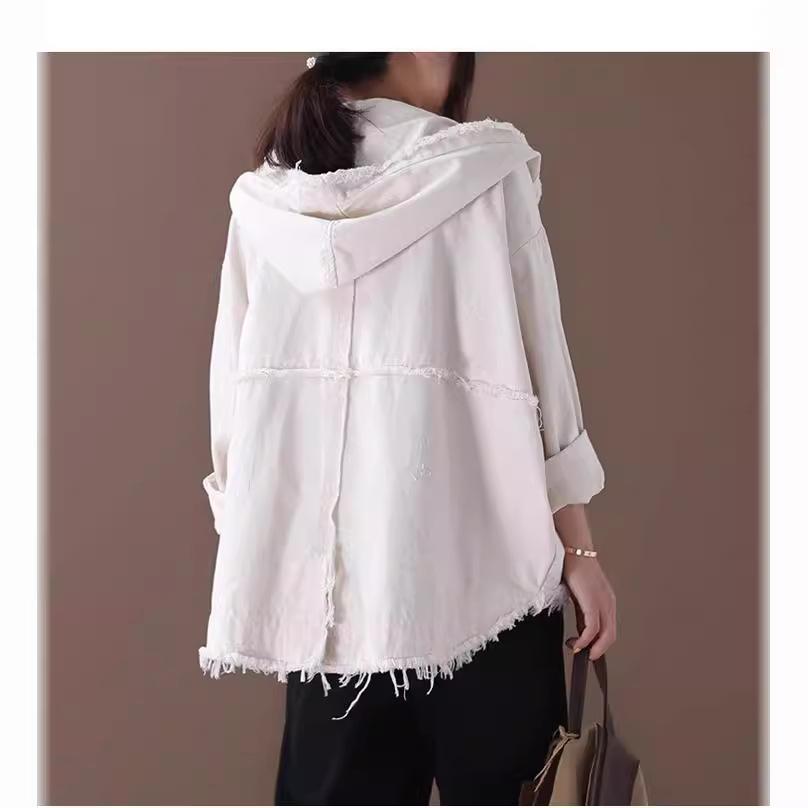 Повседневная короткая джинсовая короткая куртка большого размера с литературным и художественным капюшоном и необработанными краями