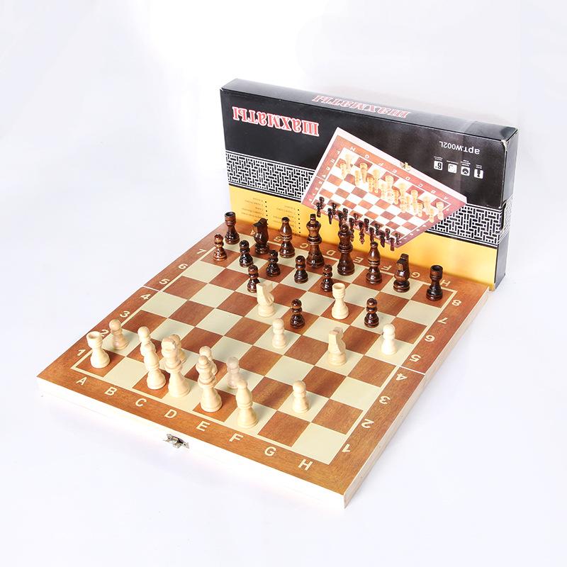 Popular Europe & America Wooden Folding Chess Set