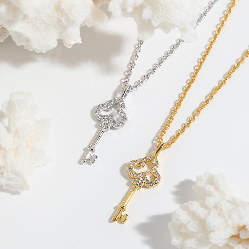 Цветной золотой клевер с цирконием, полая короткая ключичная цепочка, нерегулярная INS, простое литературное и художественное веерное ожерелье с ключом на удачу