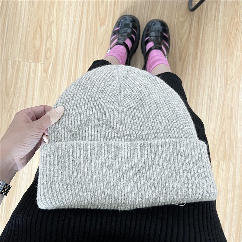 Женская шерстяная шапка Тепло и защита ушей Вязаная шапка Большая голова Маленькое лицо