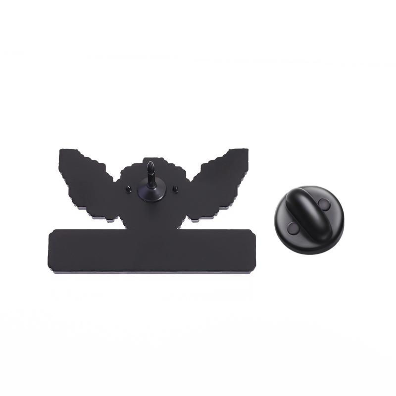 Game Characters Enamel Pins Custom Golden Strawberry is Working Hard Brooches Lapel Badges Clothes Jewelry Gift for Kids Friends