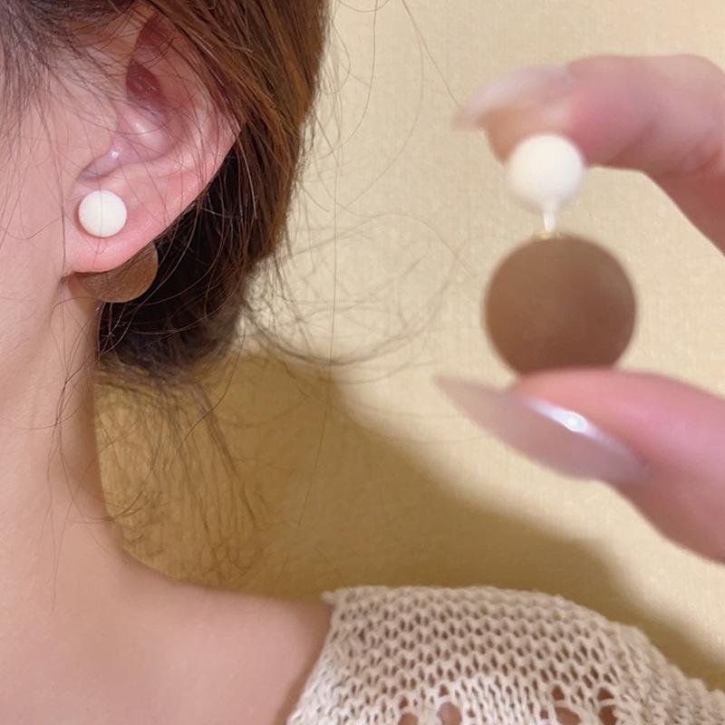 Милые и милые плюшевые разноцветные серьги-гвоздики с уникальным дизайном