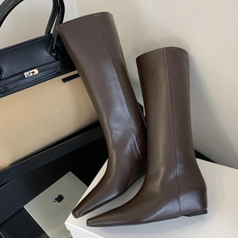 Мода Eilyken Мягкая кожа Заостренный носок Женские ботфорты Модные танкетки Низкий каблук Женская обувь Длинные ботильоны Zapatos De Mujer