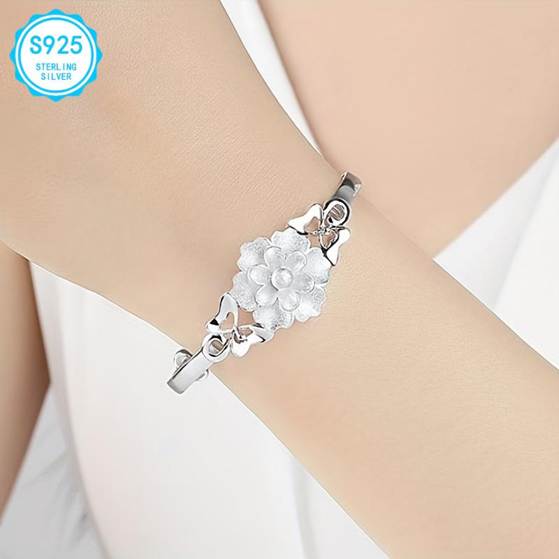 sterling silver elegant floral bracelet, adjustable, fashionable vintage style, suitable for both daily wear and parties