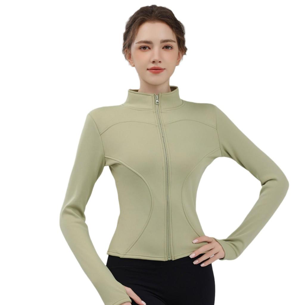 Куртка для зимних видов спорта с подкладкой из бархата, воротником-стойкой и застежкой-молнией по всей длине