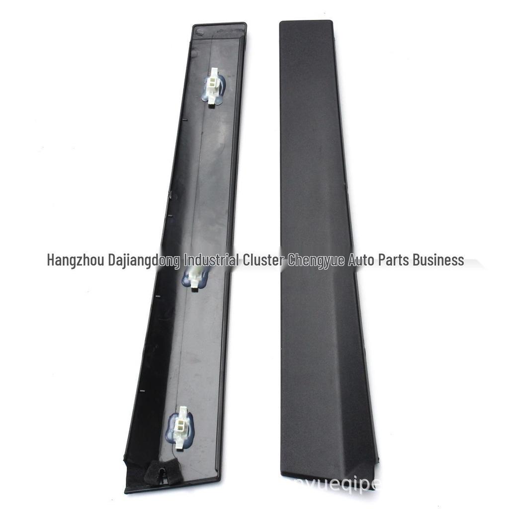 Накладка средней стойки Ford Fiesta MK6 3-дверная (01-08, Правый руль)