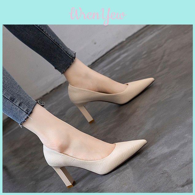 Elegant Mid Heel Ladies Dress Shoes With Low Cut Design For Professional Settings