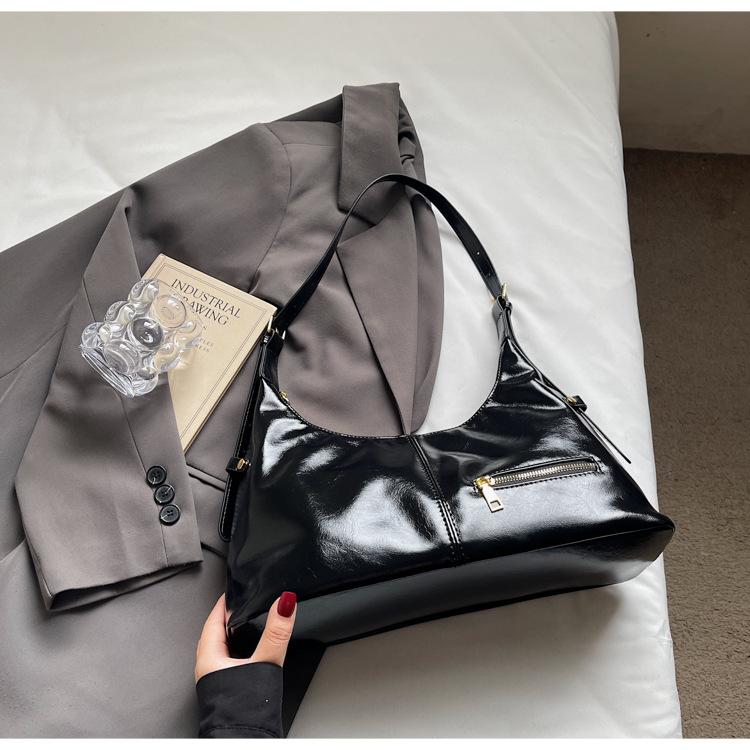 2025 новая маленькая сумка подмышку женская универсальная трендовая модная сумочка повседневная на плечо сумка-мессенджер