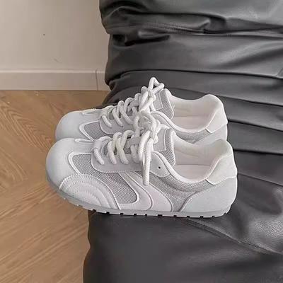 Летние женские студенческие дышащие спортивные сетчатые туфли на плоской подошве с круглым носком