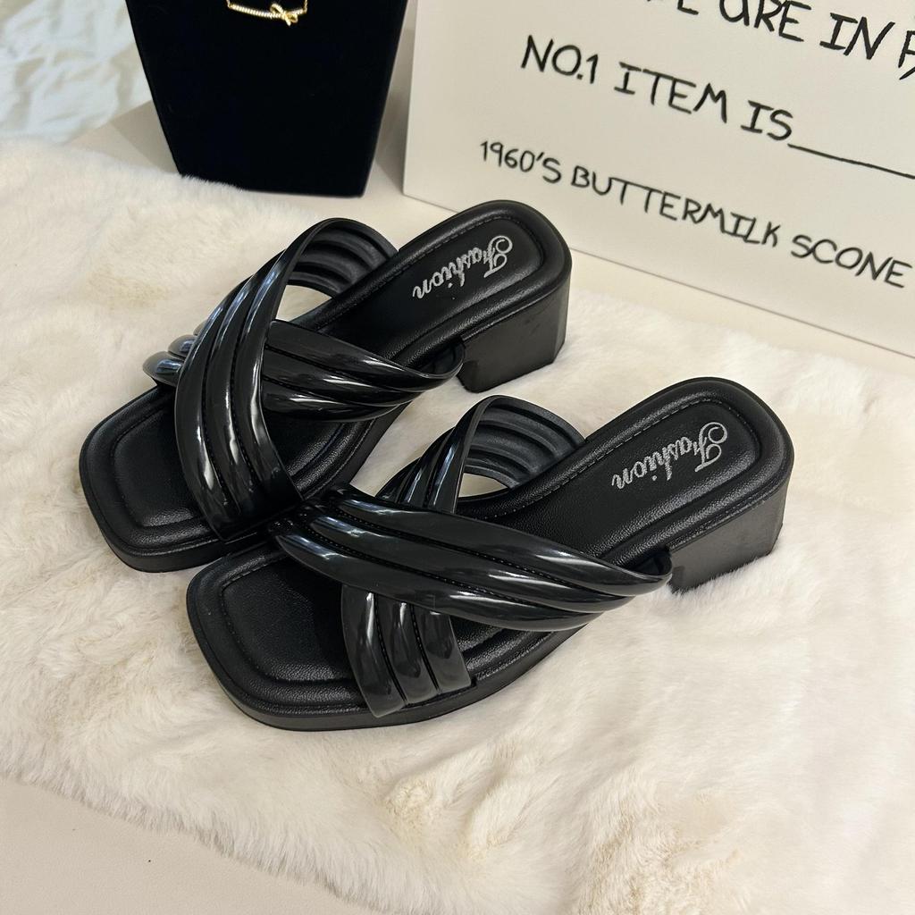 Женские летние сандалии на массивном каблуке из Юго-Восточной Азии: Универсальная пляжная одежда для улицы