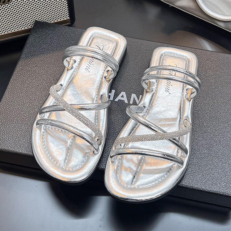 Two Wearing Sandals, Women's 2025 Summer New Muffin Thick-soled One-word Drag Leather Beach Shoes
