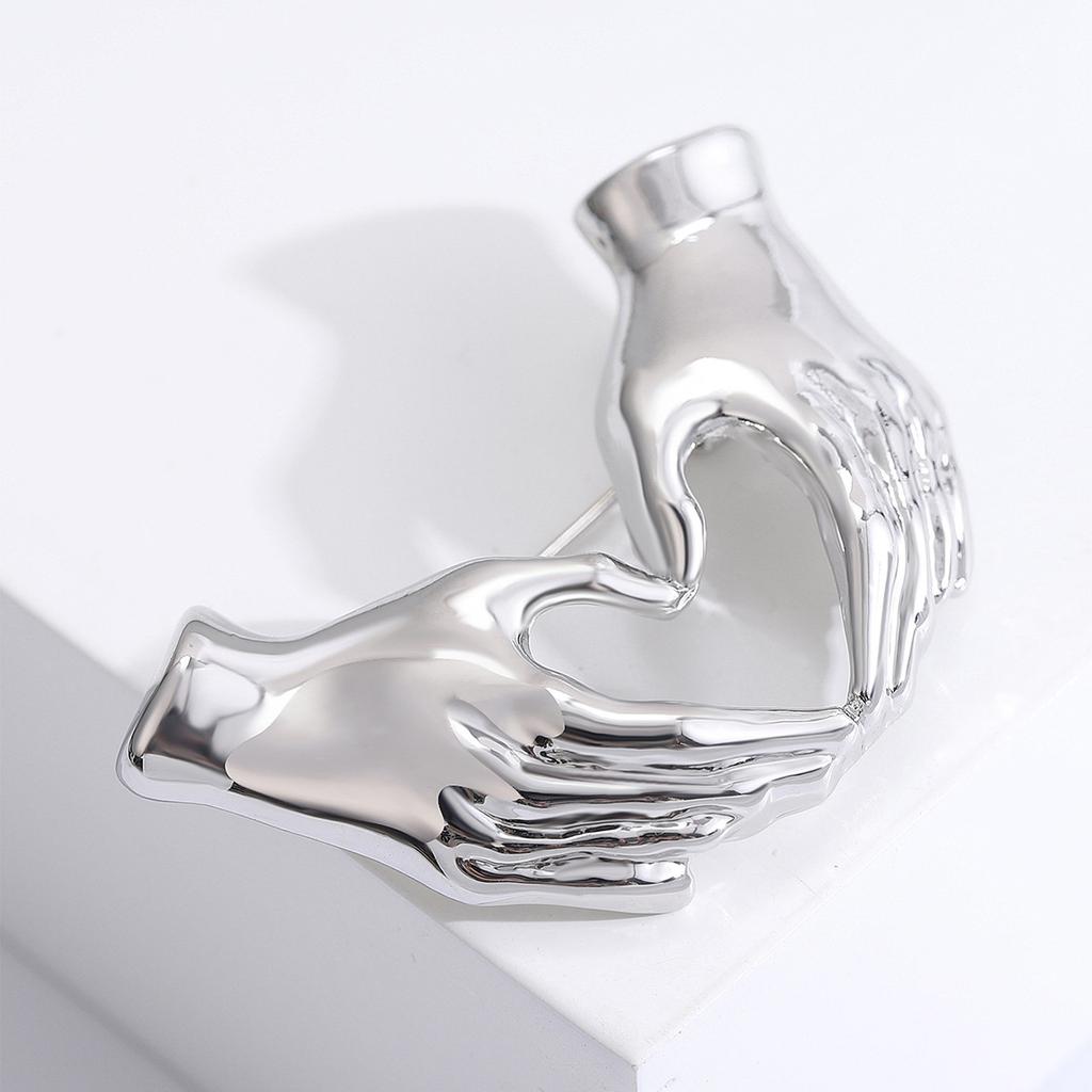 Творческая личность, брошь «Руки, а не сердце», оригинальный нишевый жест, простой и элегантный ретро-свитер, аксессуары для пальто