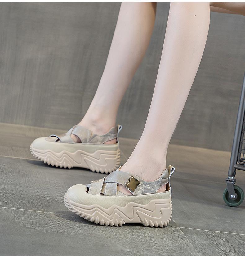 2024 Women's Summer Dad Shoes: Stylish Hollow Sandals with Thick Soles, Fashionable, Casual, and Breathable.