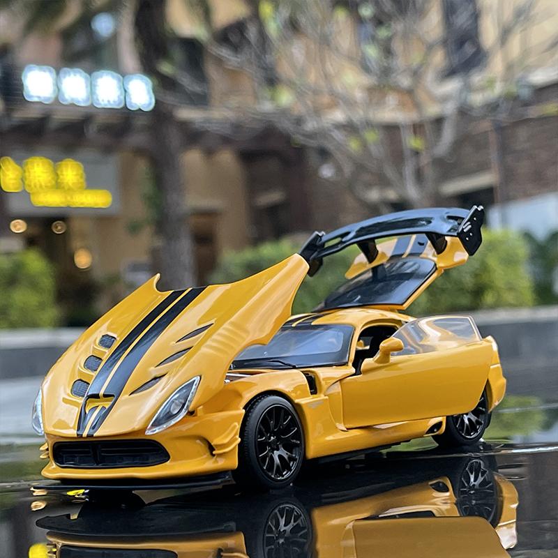 1/32 Dodge Viper ACR SRT Модель спортивного автомобиля из сплава Литые и игрушечные металлические транспортные средства Модель автомобиля Симуляция Звук и свет Игрушка Подарок
