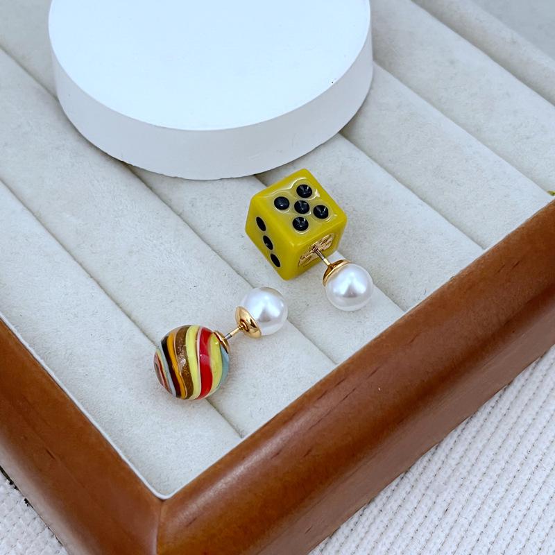 Элегантные асимметричные серьги-пусеты с жемчугом и стеклянными шариками в европейско-американском стиле