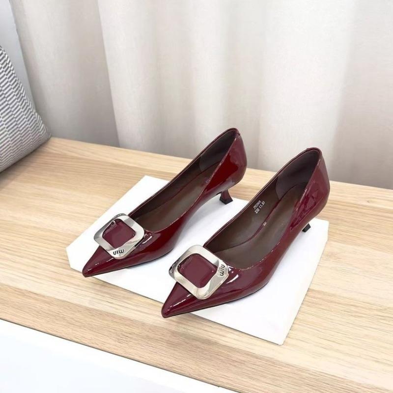 Черные туфли-лодочки профессиональные с острым носком на тонком каблуке с открытым вырезом одинарные туфли телесного цвета с квадратной пряжкой из лакированной кожи женские новые модели