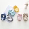 Детские носки с резиновой подошвой в горошек, противоскользящая мягкая подошва, милые носки-тапочки с героями мультфильмов для детей и младенцев