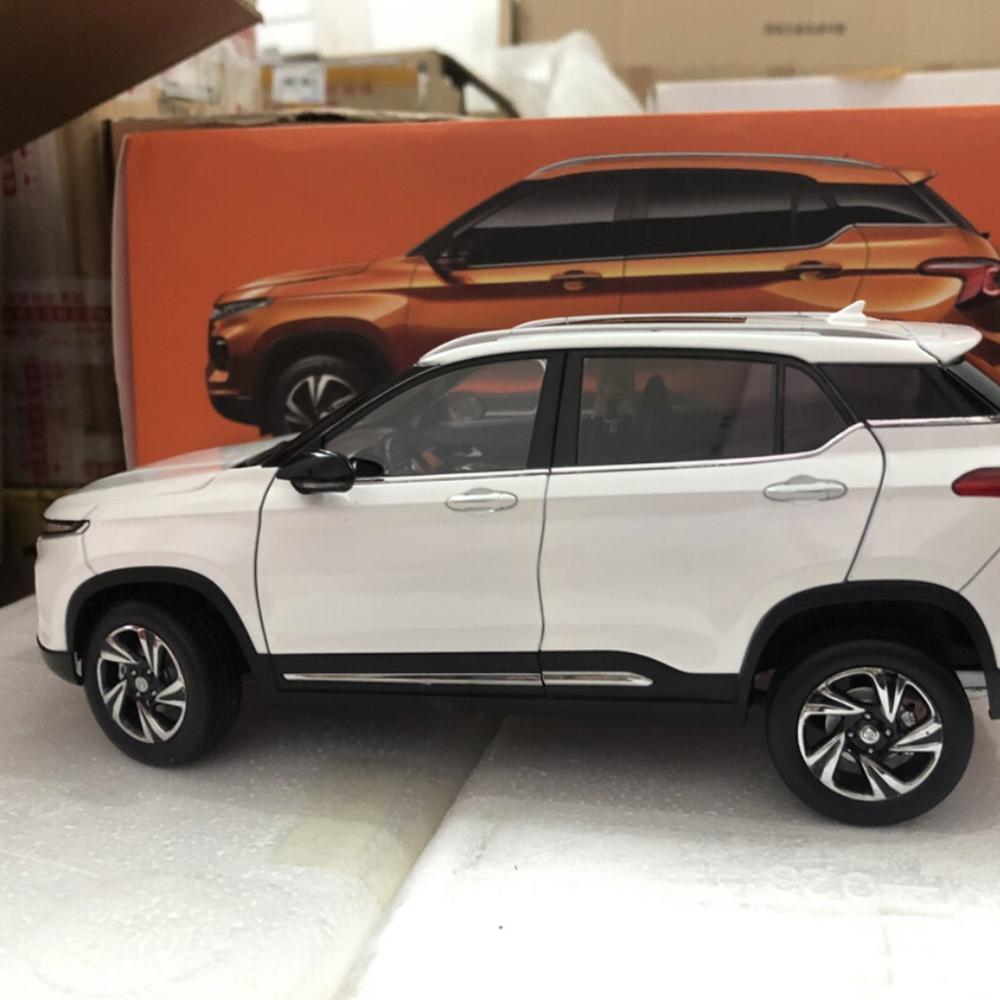 Литье под давлением 1:18 Оригинальный Saic-gm-wuling Baojun 510 Внедорожник Кроссовер Сплав Симуляция Модель Автомобиля Хобби Игрушка Коллекция