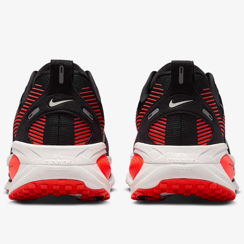 Nike Мужские беговые кроссовки Vomero 18 Черный/Ярко-красный 26,0 см HM6803-008