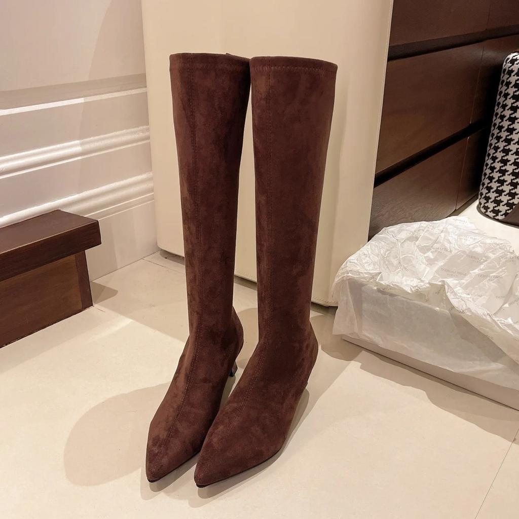 Модные мотоциклетные ботинки женские осенне-зимние облегающие с острым носком леопардовый принт бархатные длинные ботинки на среднем каблуке застежка-молния