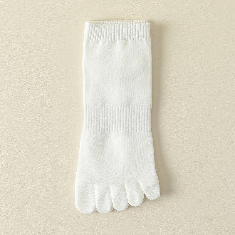 Men's Split-Toe Knee-High Socks - Breathable, Sweat-Wicking, Solid Color, Anti-Athlete's Foot, Ideal for Spring and Autumn Sports.