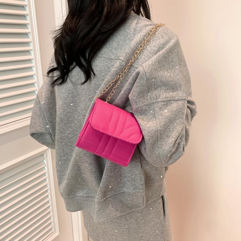 Высококачественная маленькая сумка для женщин, новая модная корейская стильная нишевая модная универсальная мини-цепочка через плечо, маленькая квадратная сумка