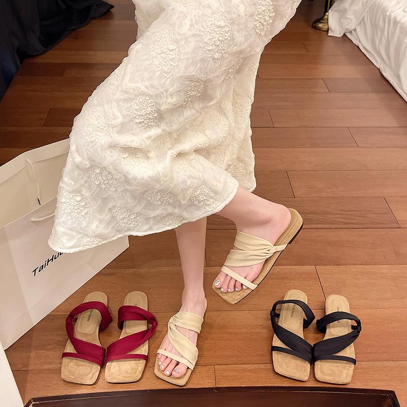 Niche design sense retro simple fashion versatile sandals women's summer new fashion cool slippers