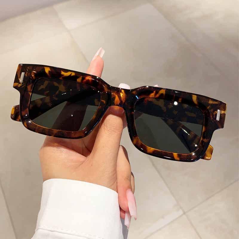 Classic Small Frame Square Rivet Sunglasses Women For Men Fashion Vintage Trendy Sun Glasses Luxury Brand Designer Punk Shades