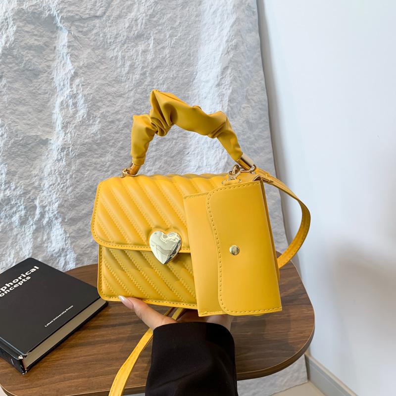 New Messenger Bag Small Square Bag Fashionable Casual Texture Women's Bag Hand Commuting Simple Personality Popular Shoulder Bag