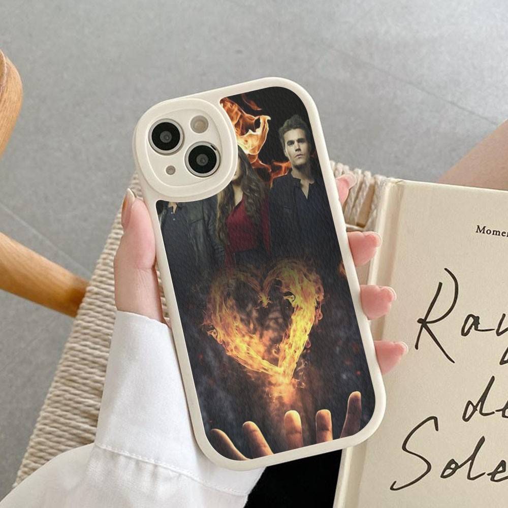 T-Чехол для телефона с изображением персонажей сериала «Дневники вампира» для iPhone 11 12 13 14 15 16 Pro Max Mini Plus Мягкий кожаный чехол