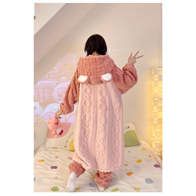 Осень и Зима Новая Милая Ночная Сорочка с Капюшоном Маленький Бобер Коралловый Флис Пижама Женский Зимний Женский Пижамный Комплект