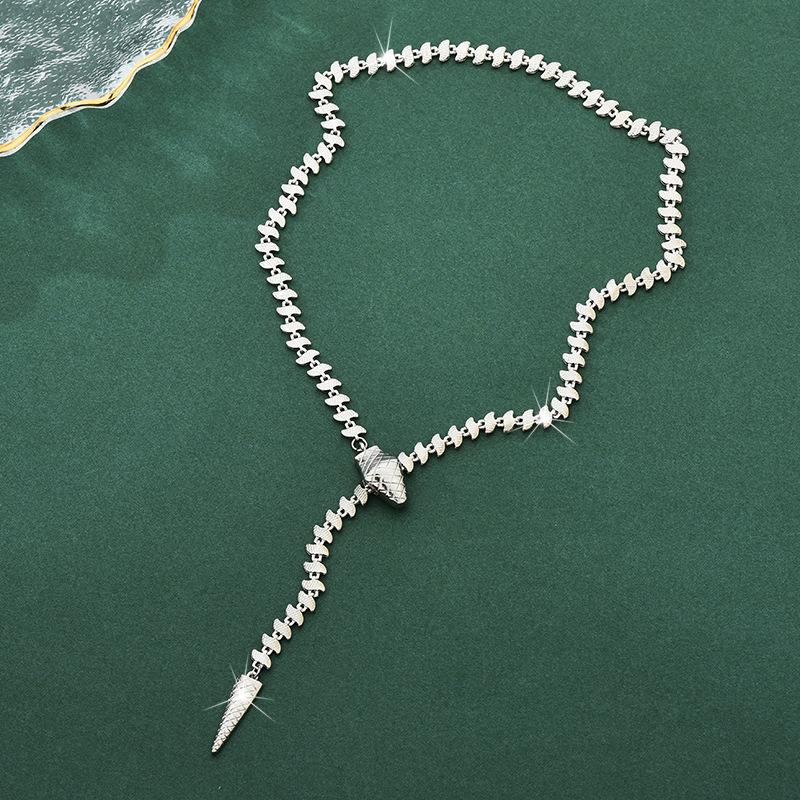 Высококачественное женское колье в форме змеи