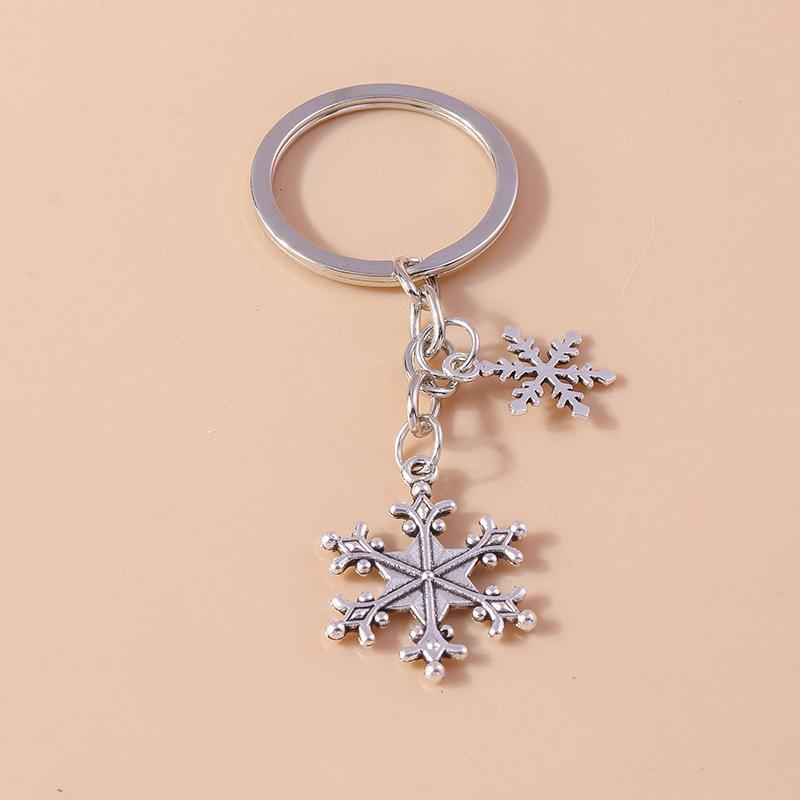 New Alloy Christmas Keychain Snowflake Elk Bell key Rings Pendant for Christmas Women Girls Handbag Accessories DIY Jewelry Gift