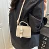 Simple, Shiny and Fashionable 2025 Summer Season New Solid Color Texture Pearl Portable Chain Crossbody Female Small Square