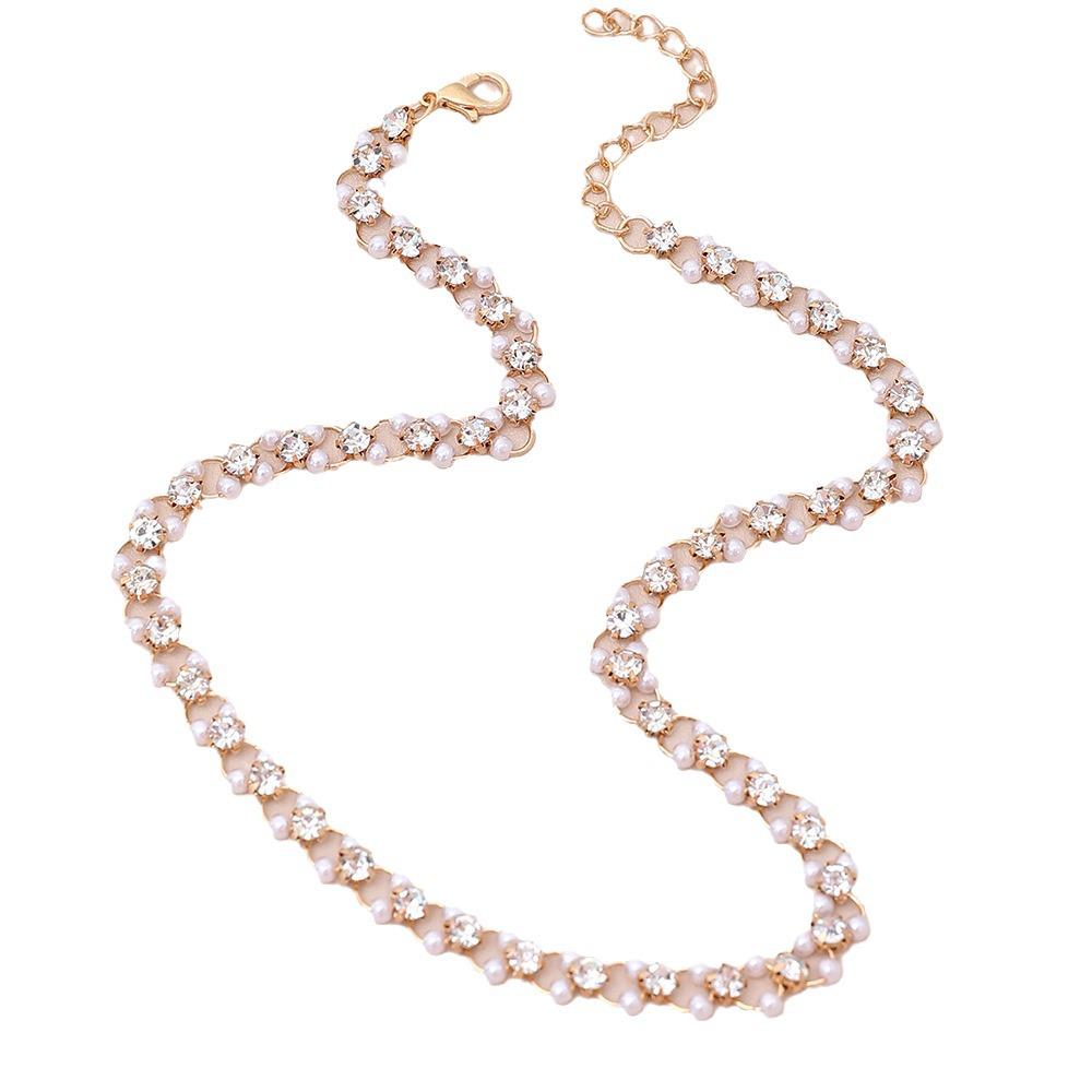 2023 Women's Niche Imitation Pearl Choker with Clavicle Chain Design