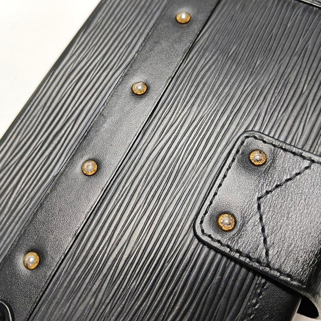 [Pre-Owned] Petite Malle Chain Scarf Bag With Detachable Adjustable Shoulder Strap Epi Leather Hard Case Clutch Crossbody Shoulder Bag - Good #J0EQ2Z