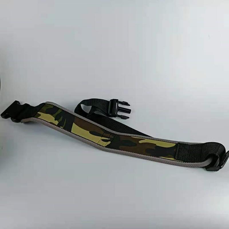 Набор инструментов в камуфляже и многофункциональная поясная сумка электрика