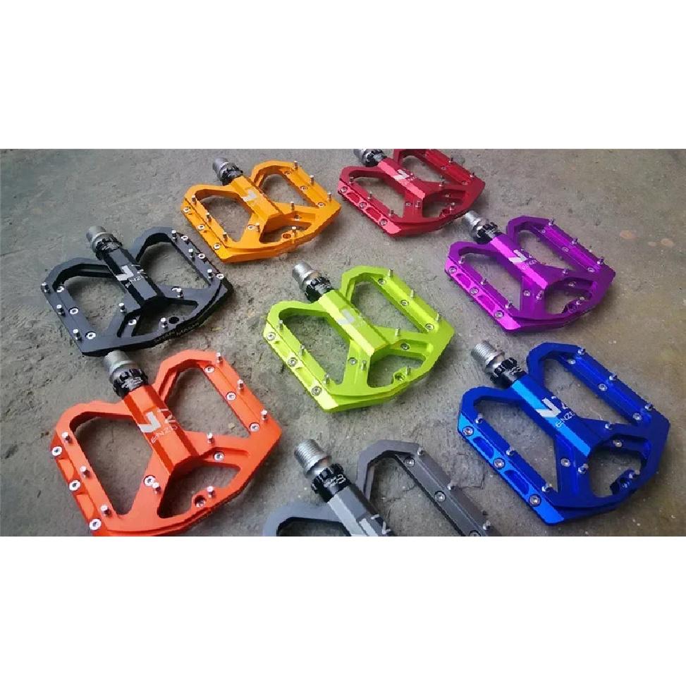 ENZO Flat Foot Ultralight Mountain Bike Pedals MTB CNC Aluminum Alloy Sealed 3 Bearing Anti-slip Bicycle Pedals Bicycle Parts