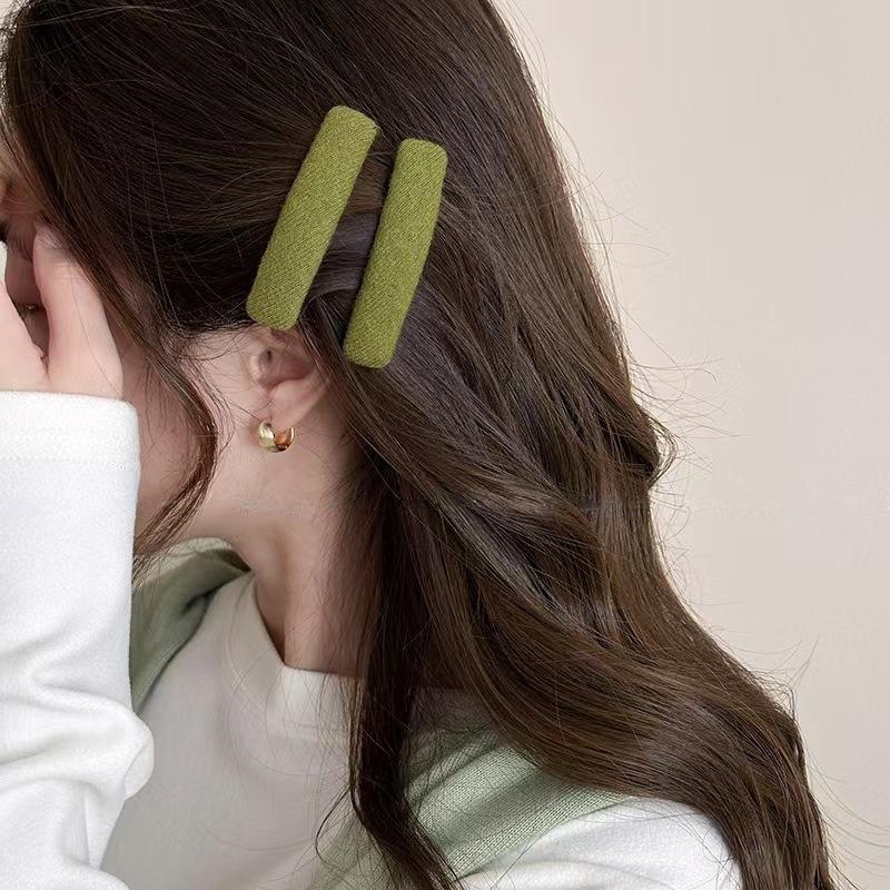 2Pcs Korean Elegant Woolen Hair Clip Simple Style Bb Clip Solid Autumn And Winter Hair Accessories