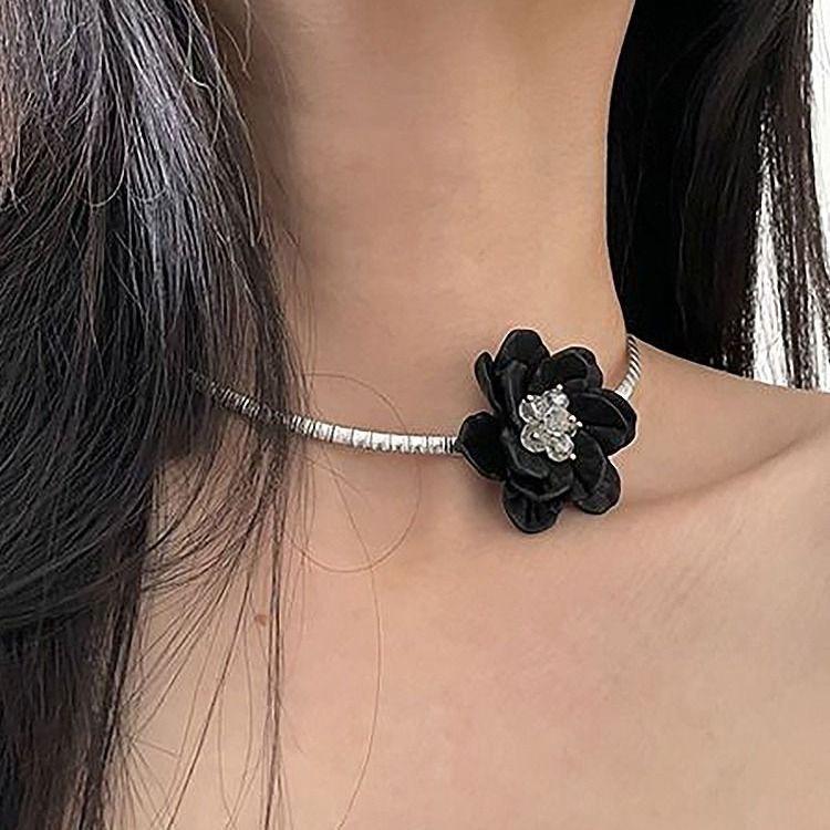 Темная субкультура кожаный ошейник панк-стрит милые крутые красотки ожерелье ожерелье ключица цепь прилив