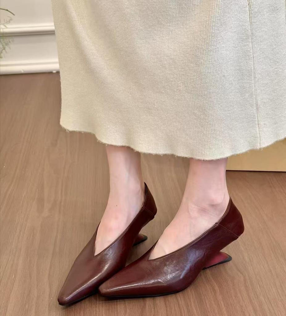 Удобные Мягкая Кожа Стиль Дизайнерские Туфли Женские Остроносые Нескользящие На Танкетке Вечерние Женские Туфли Для Улицы Повседневные Высокие Каблуки