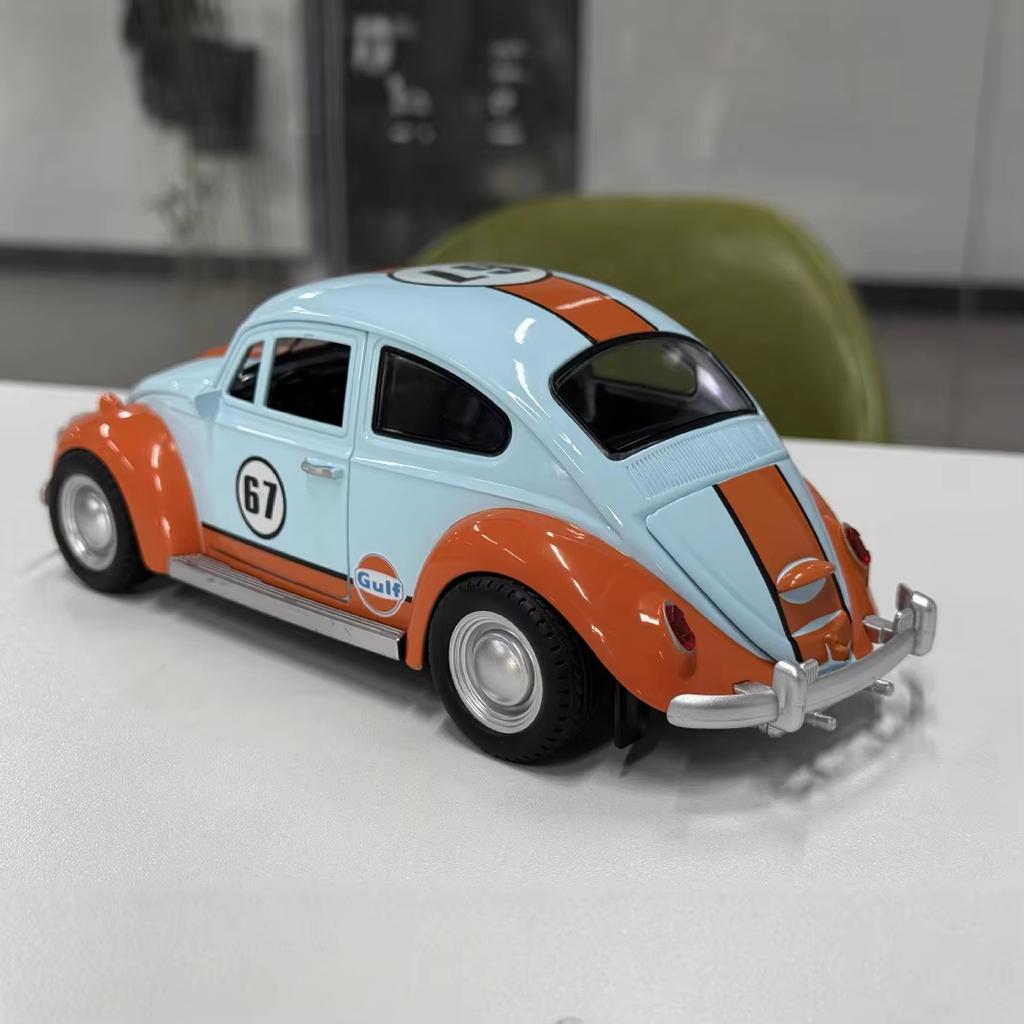 Simualtion 1/18 Scale Classic Beetle 1955 Car Model Collection Sound and Light Children Boy Toy Vehicle Gift Home Decor