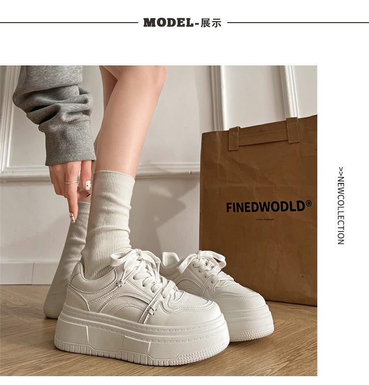 Белые легкие повседневные простые студенческие японские маленькие белые туфли для женщин 2025 года, новые летние туфли с увеличенным каблуком, универсальные туфли для серфинга