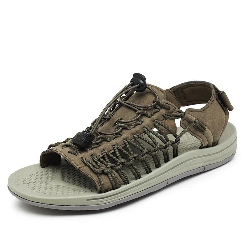 Модные летние мужские сандалии в британском стиле, повседневные кожаные, для улицы, на плоской подошве, дизайнерские, удобные, дышащие, с мягкой подошвой, пляжная обувь для ходьбы