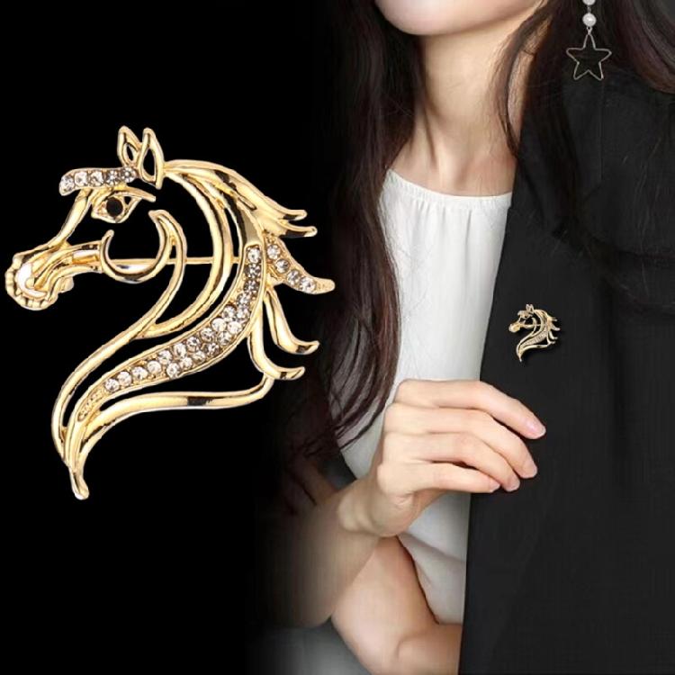 Shining Horse Head Decorative Pin Brooch Premium Alloy Material Crystal Accents Versatile For Daily Occasions Party