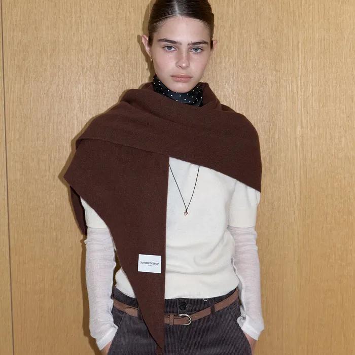 Hugging Triangle Wool Muffler_4COL (L253MMF010)